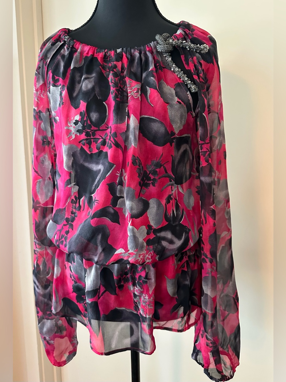 Blumarine Black Rose 100%  Silk Blouse with Rhinestone Bow. Size 6